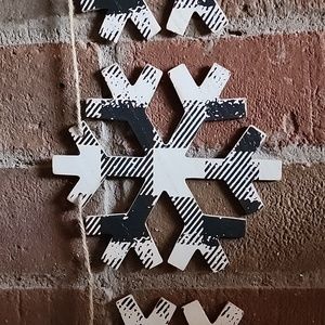 Snowflake garland